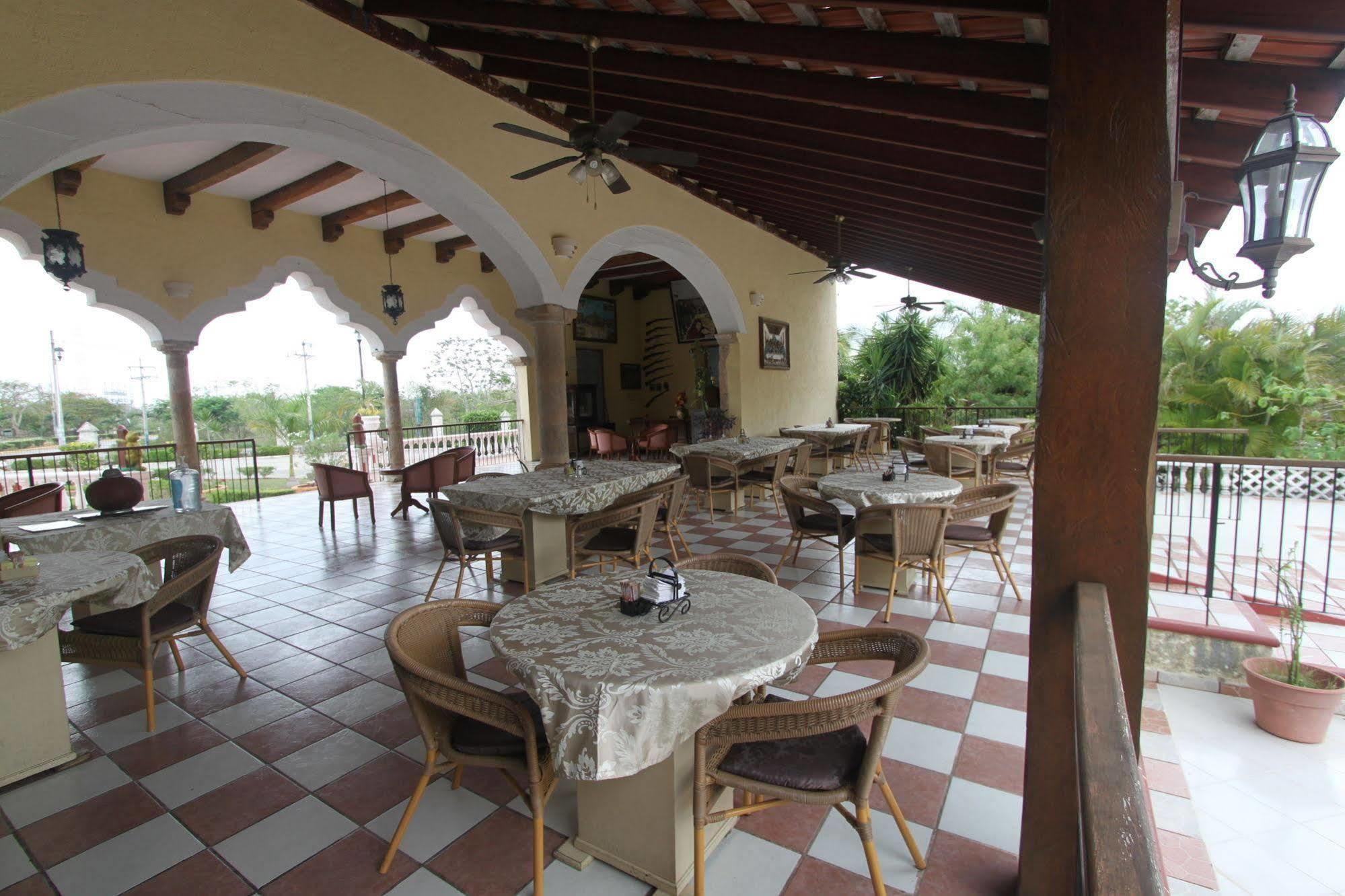 Hotel Hacienda Sanchez Valladolid  Exteriör bild