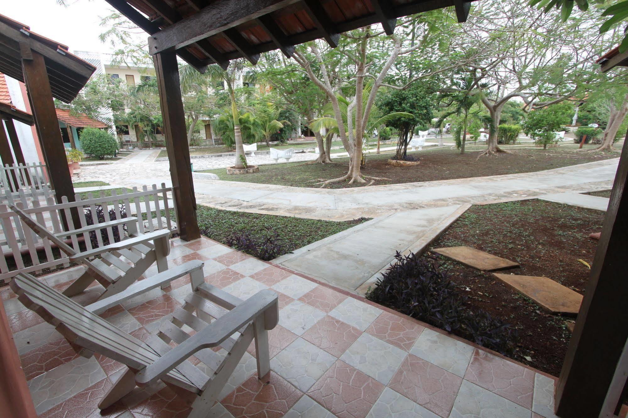 Hotel Hacienda Sanchez Valladolid  Exteriör bild