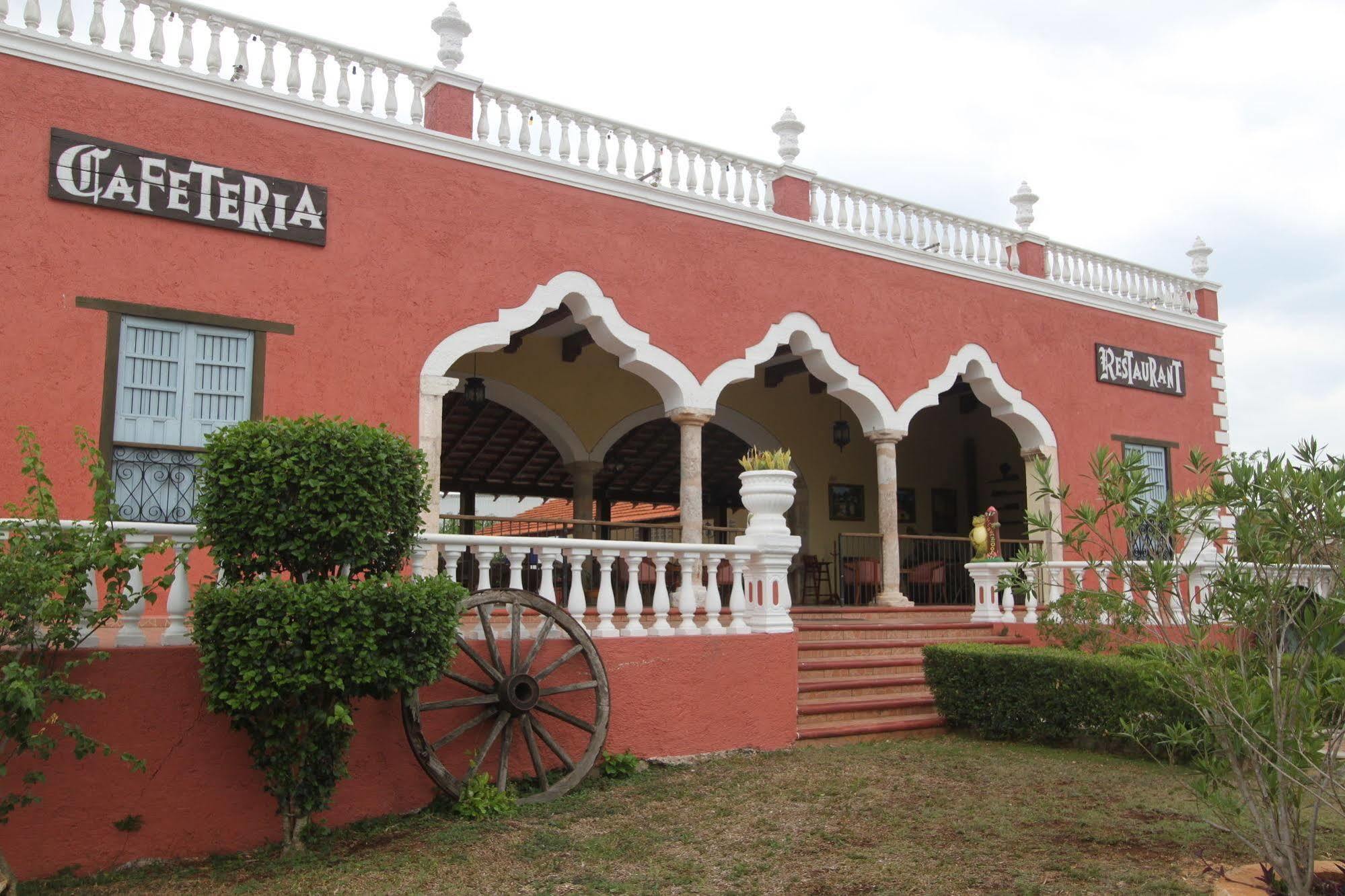Hotel Hacienda Sanchez Valladolid  Exteriör bild